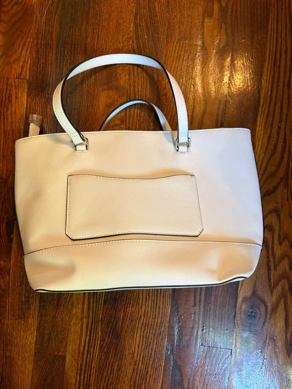 🎉NWOT GUESS Cream/White Embossed Logo Shoulder Bag!